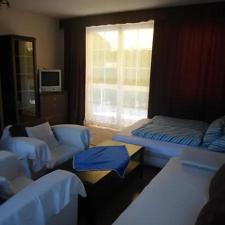 Origo Apartmanhaz 希欧福克